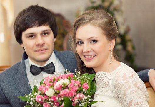 фото свадьбы(подвенечное платье, цветы, букет, бабочка)
