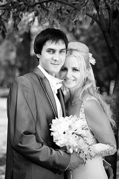 фото свадьбы(жених, невеста, фата, цветы)